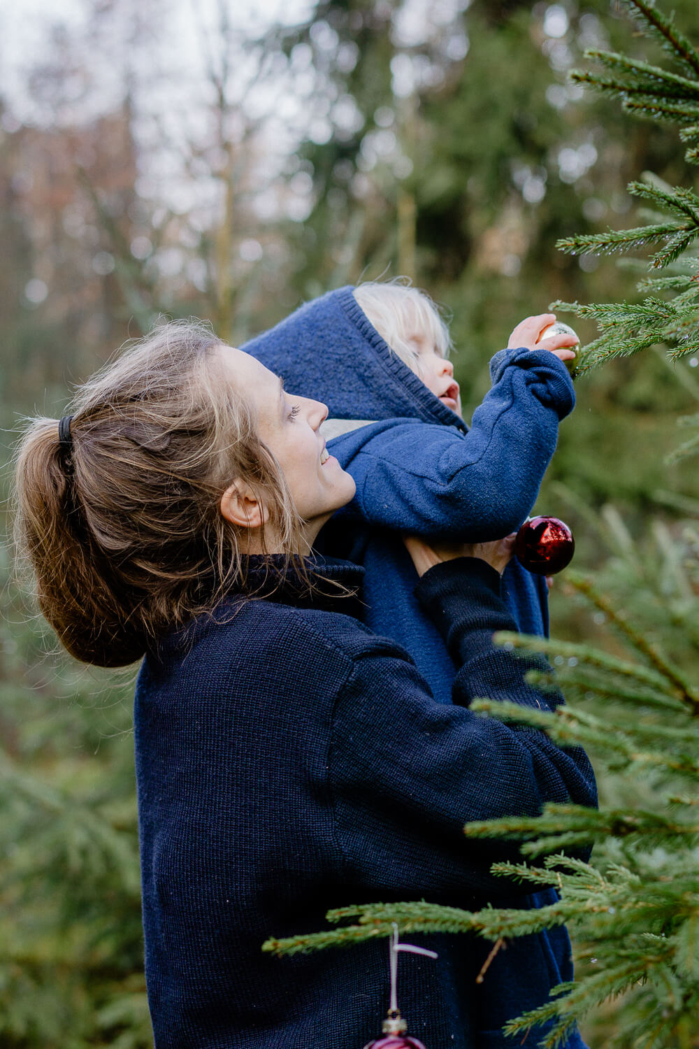 Familienfotoshooting_Buchholz in der Nordheide_Familiensession_Weihnachten_Judith-fotografiert_Fotografin Judith