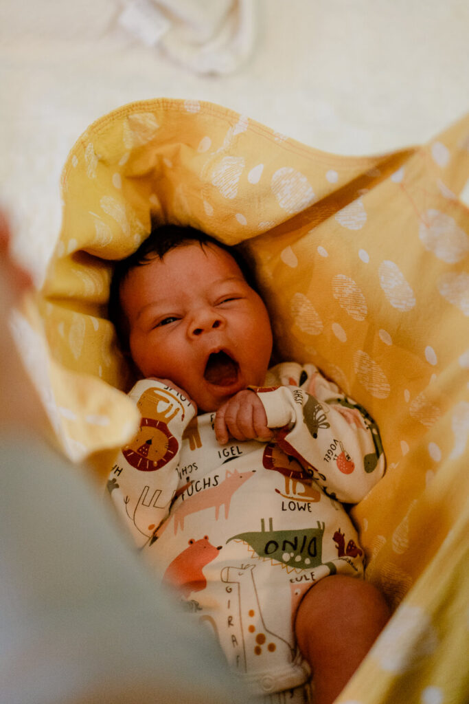 Fotograf-Judith fotografiert-Newborn-Babyshooting-Buchholz in der Nordheide-Homestory