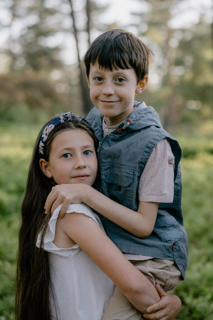 Familienfotoshooting_Lüneburger Heide_Buchholz_Fotografin_Judith-fotografiert_Heide_Brunsberg_Geschwister