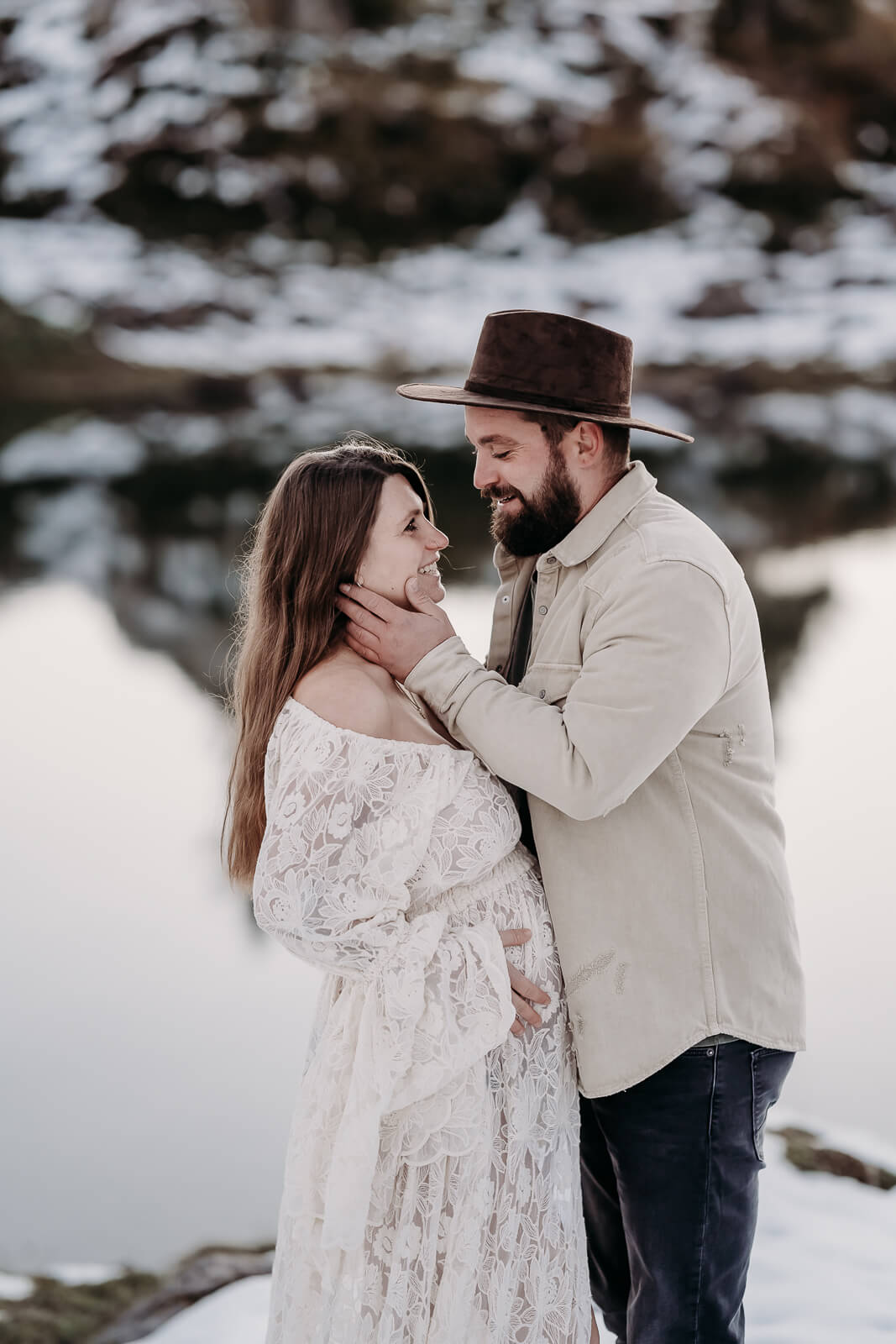 Fotografin Judith-fotografiert Babybauchfotoshooting Babybauch Buchholz Pärchen